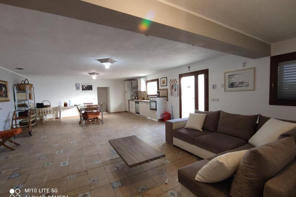 Casa Relax In Periferia Con Ingresso E Parcheggio Privato. Apartment Zimmardo Luaran gambar