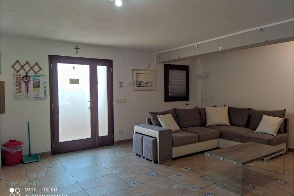 Casa Relax In Periferia Con Ingresso E Parcheggio Privato. Apartment Zimmardo Luaran gambar