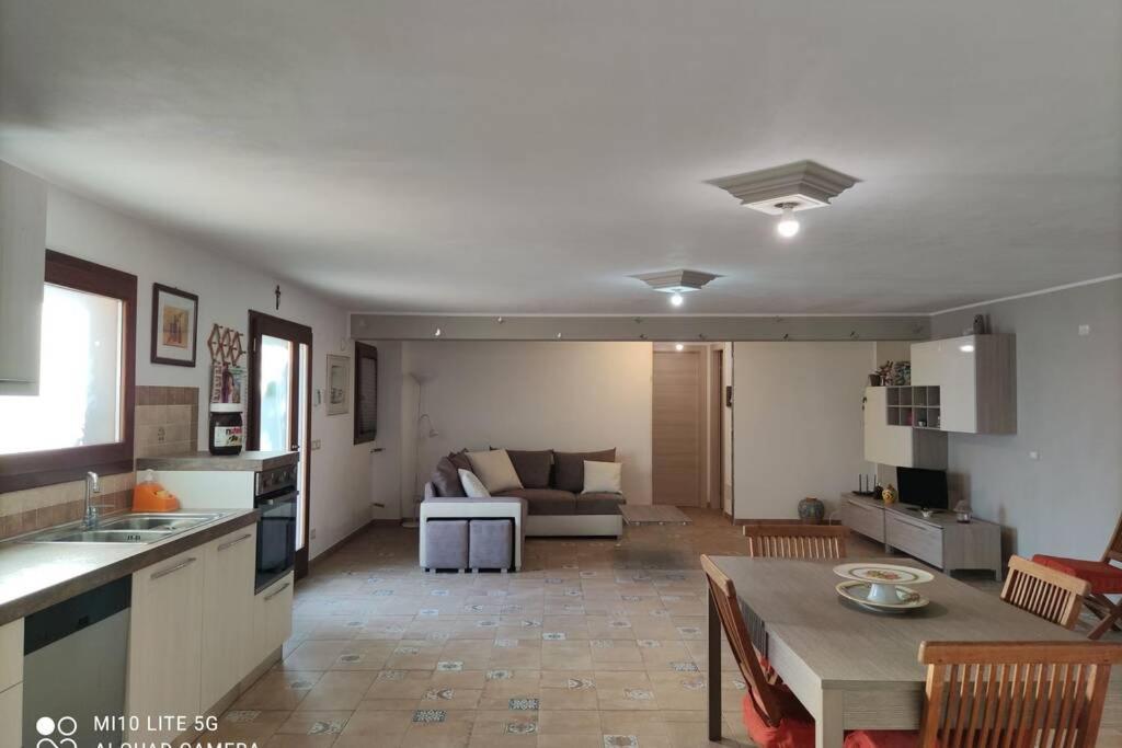 Casa Relax In Periferia Con Ingresso E Parcheggio Privato. Apartment Zimmardo Luaran gambar