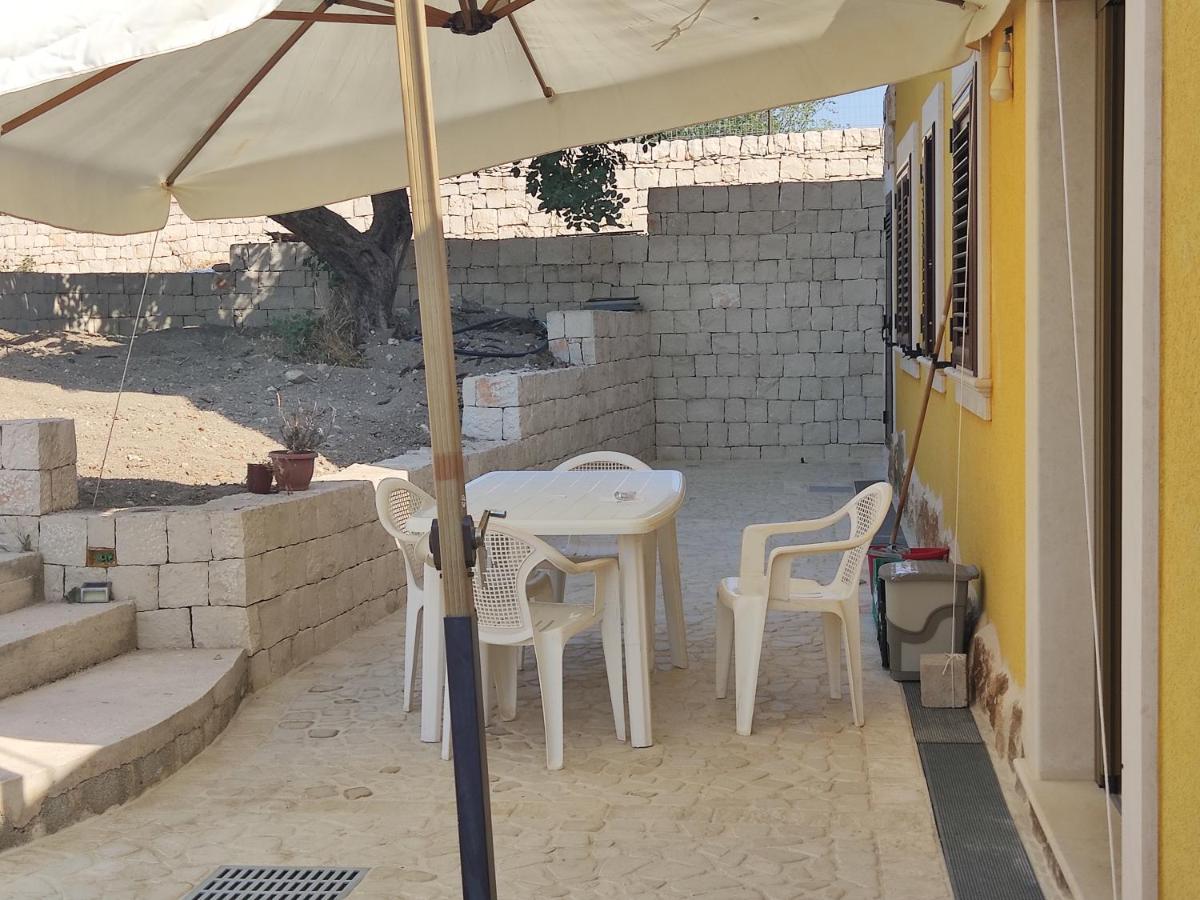 Casa Relax In Periferia Con Ingresso E Parcheggio Privato. Apartment Zimmardo Luaran gambar